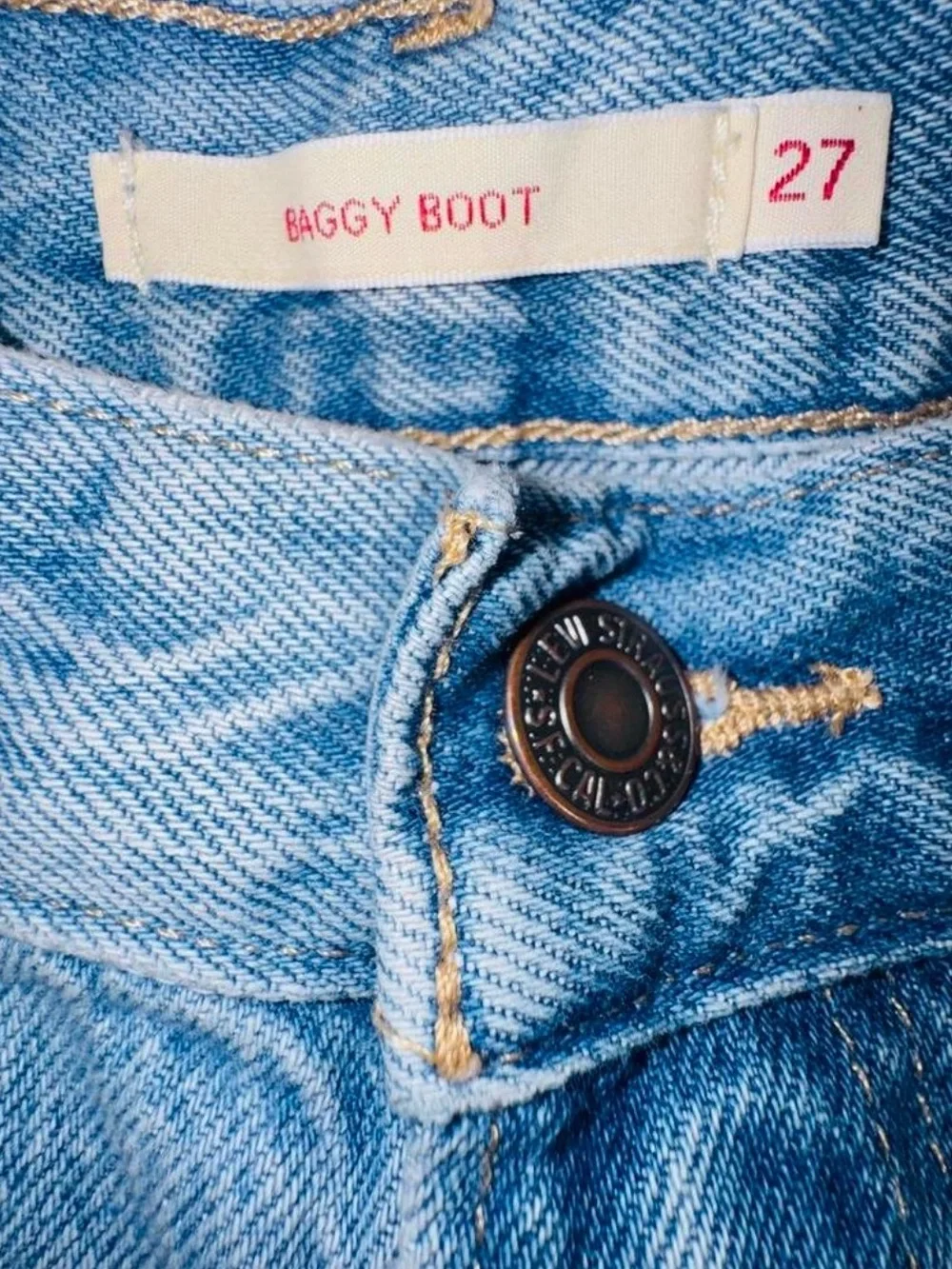 Levi’s Baggy Boot Jeans Distressed Light‎ Wash Y2K Skater Wide Leg 27 relaxed